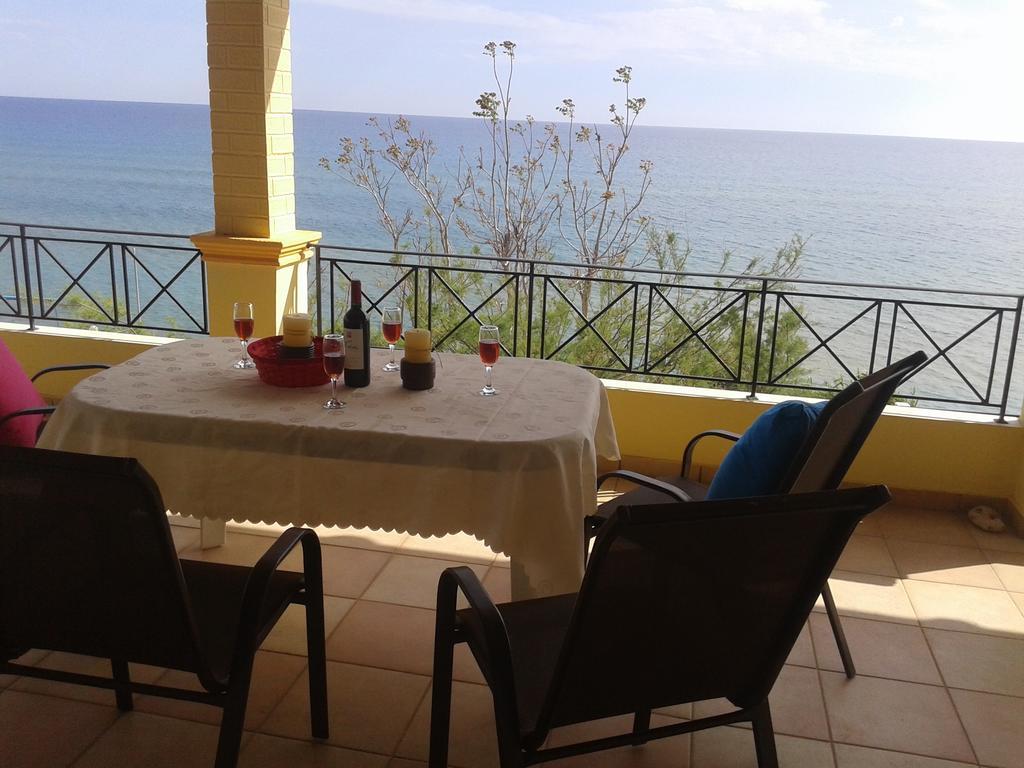 Foivos Seaside Apartments Agios Georgios  Exterior foto