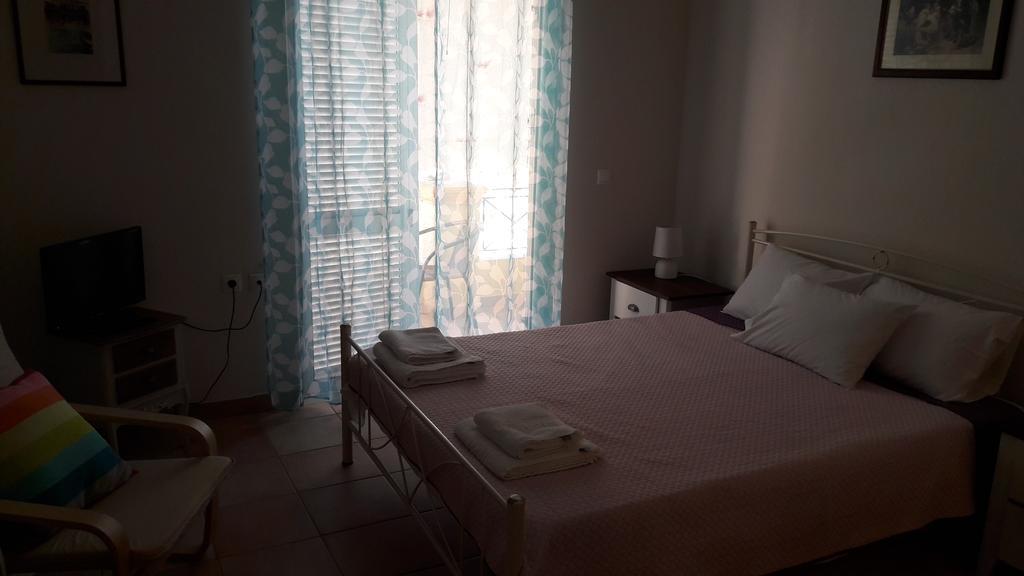 Foivos Seaside Apartments Agios Georgios  Exterior foto